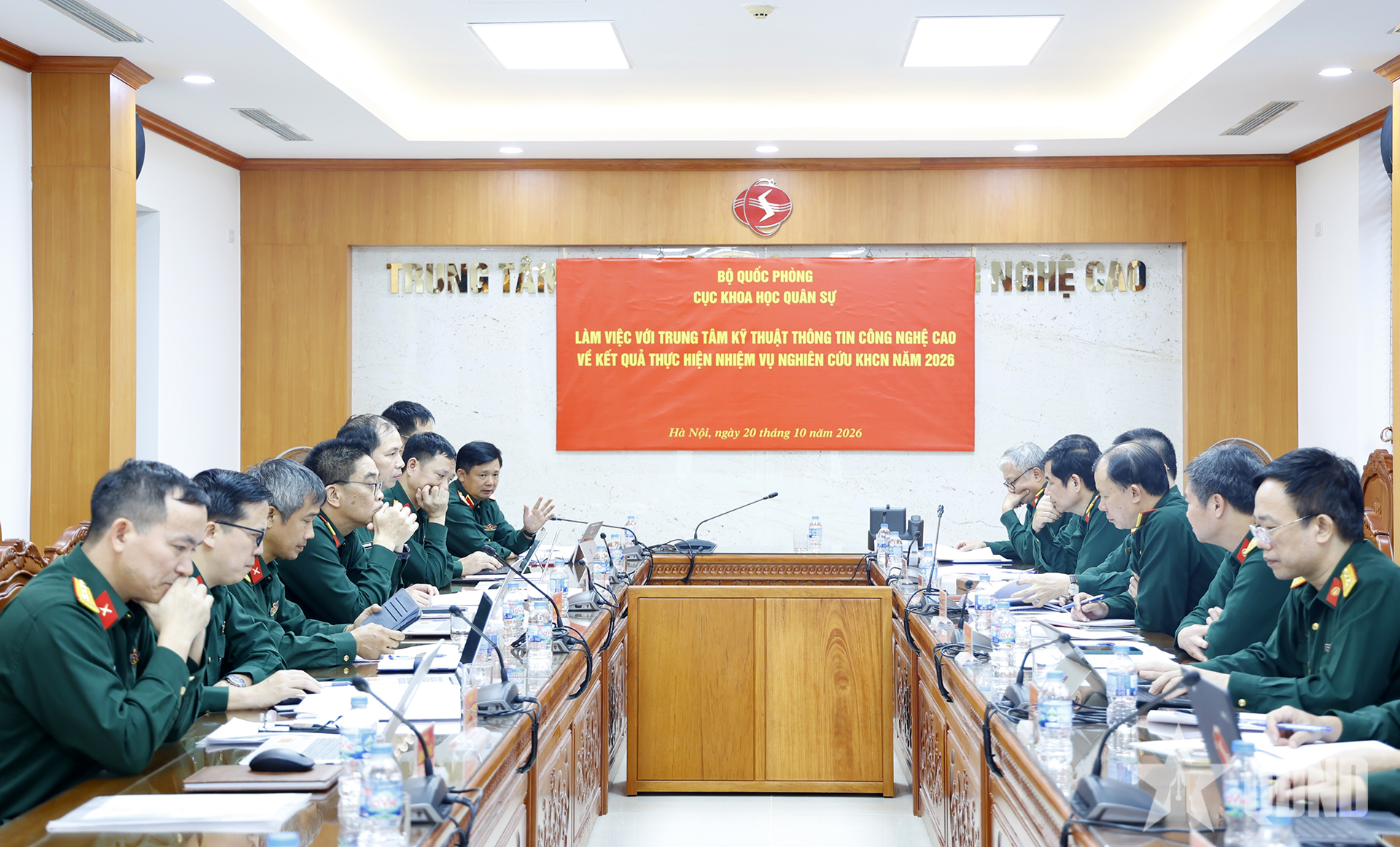 Đẩy mạnh nghiên cứu, làm chủ công nghệ thông tin liên lạc quân sự

